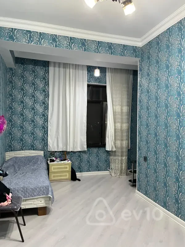 Kirayə verilir 3 otaqlı yeni tikili 80 m²