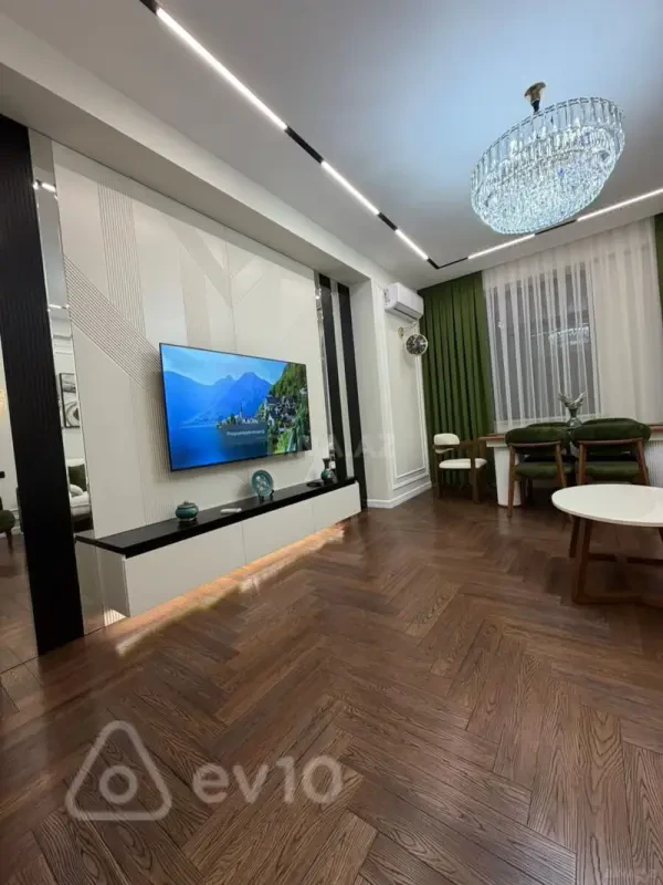 Kirayə verilir 2 otaqlı yeni tikili 65 m²