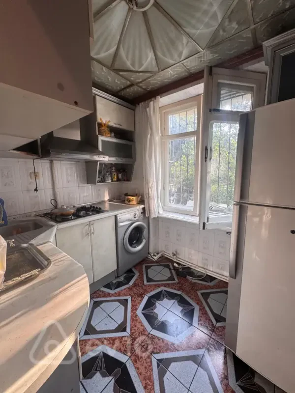 Kirayə verilir 3 otaqlı köhnə tikili 42 m²
