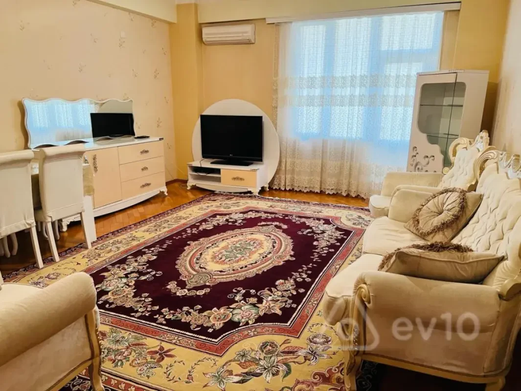 Kirayə verilir 2 otaqlı yeni tikili 90 m²