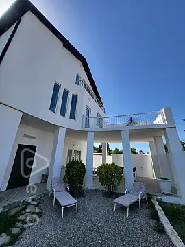 Kirayə verilir 6 otaqlı həyət evi 300 m² — Xaçmaz 6 otaq 300.00 m²