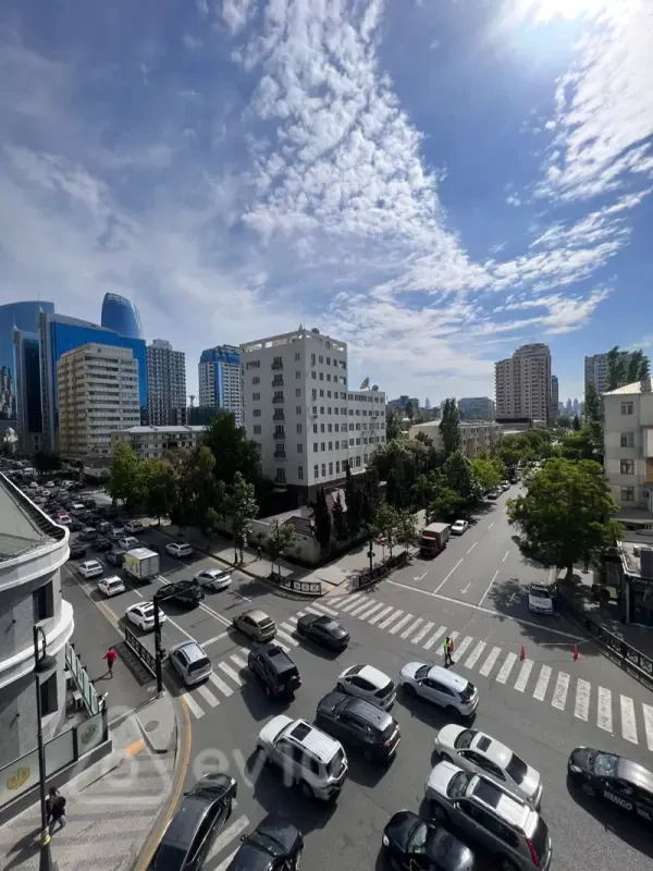 Satılır 4 otaqlı yeni tikili 197 m²