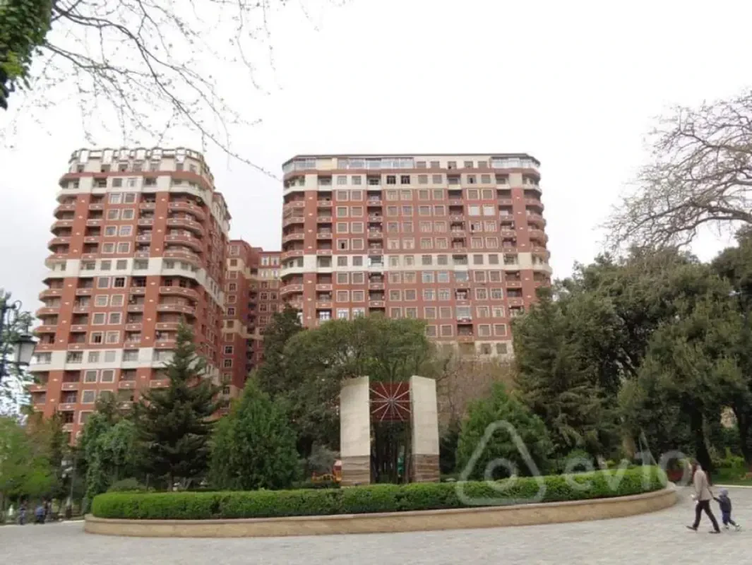 Satılır 4 otaqlı yeni tikili 204 m²