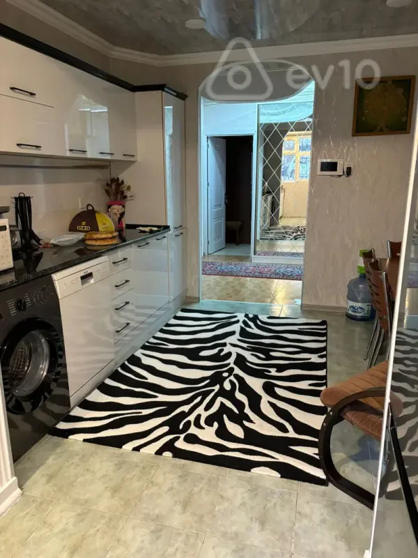 Kirayə verilir 3 otaqlı köhnə tikili 80 m²