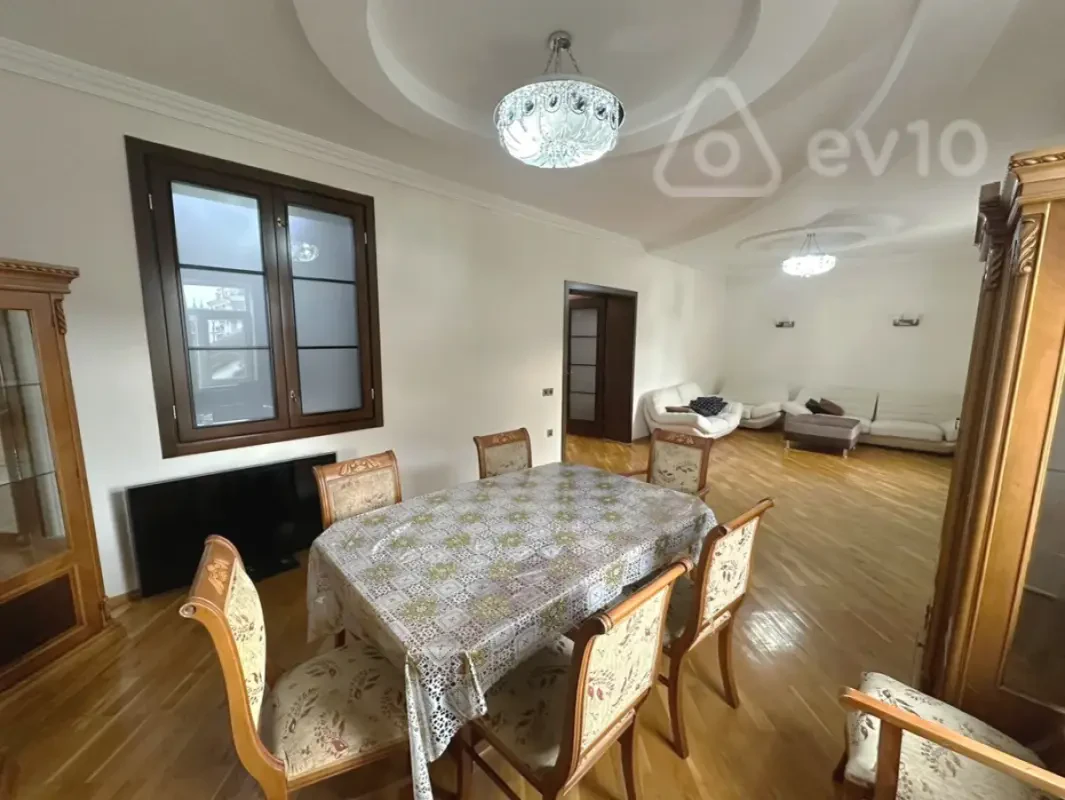 Kirayə verilir 3 otaqlı yeni tikili 140 m²