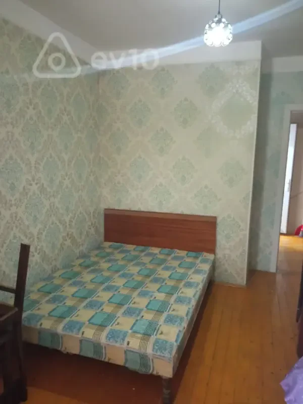Kirayə verilir 3 otaqlı köhnə tikili 60 m²