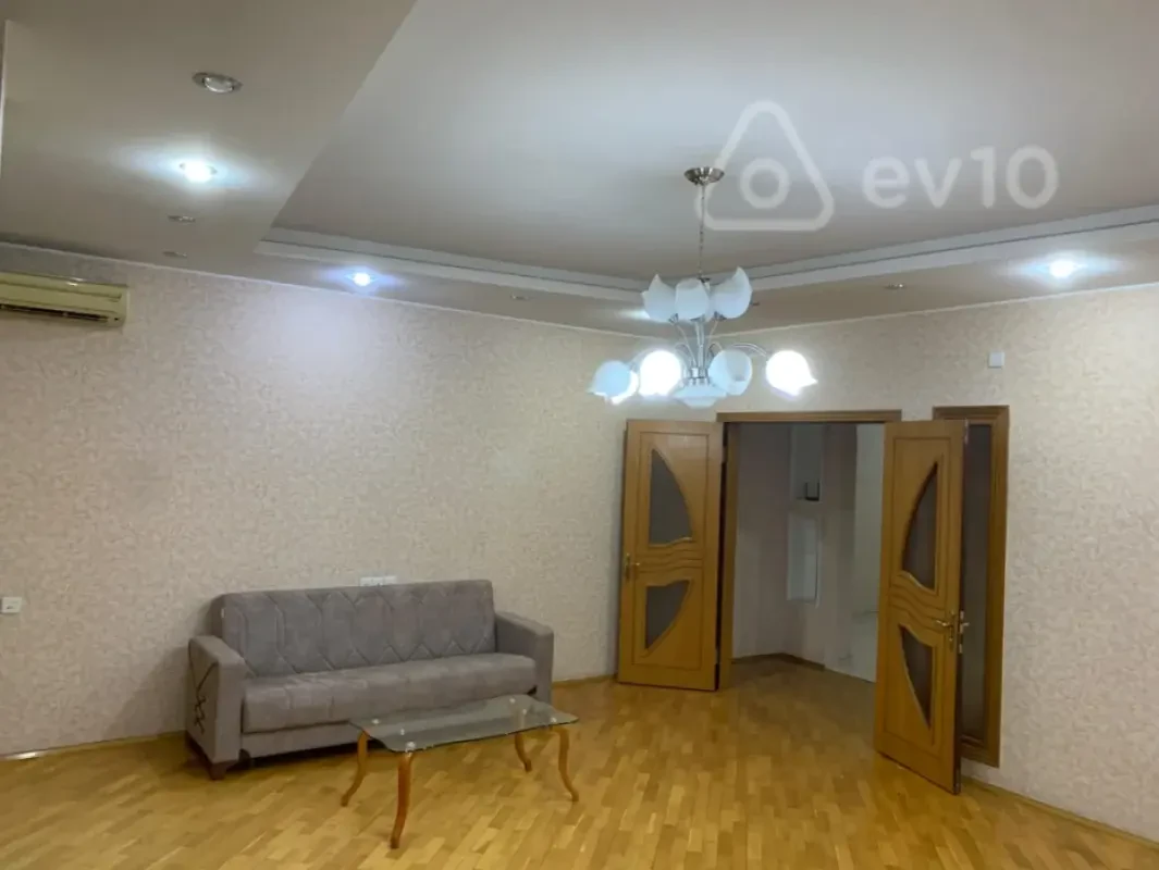 Kirayə verilir 3 otaqlı yeni tikili 75 m²