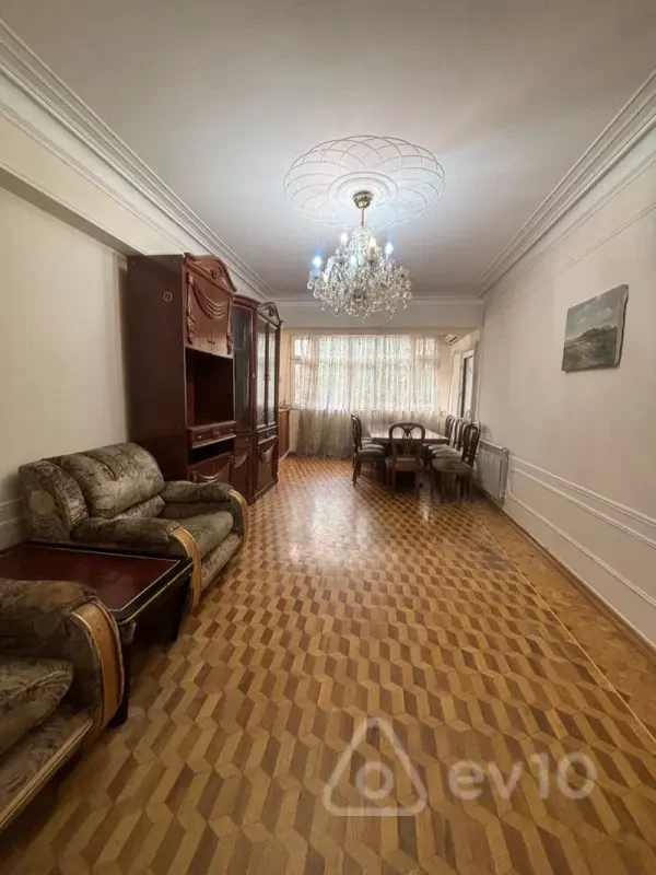 Kirayə verilir 3 otaqlı köhnə tikili 80 m²