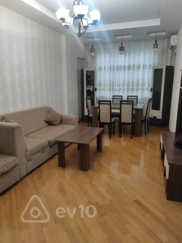 Kirayə verilir 3 otaqlı yeni tikili 120 m²