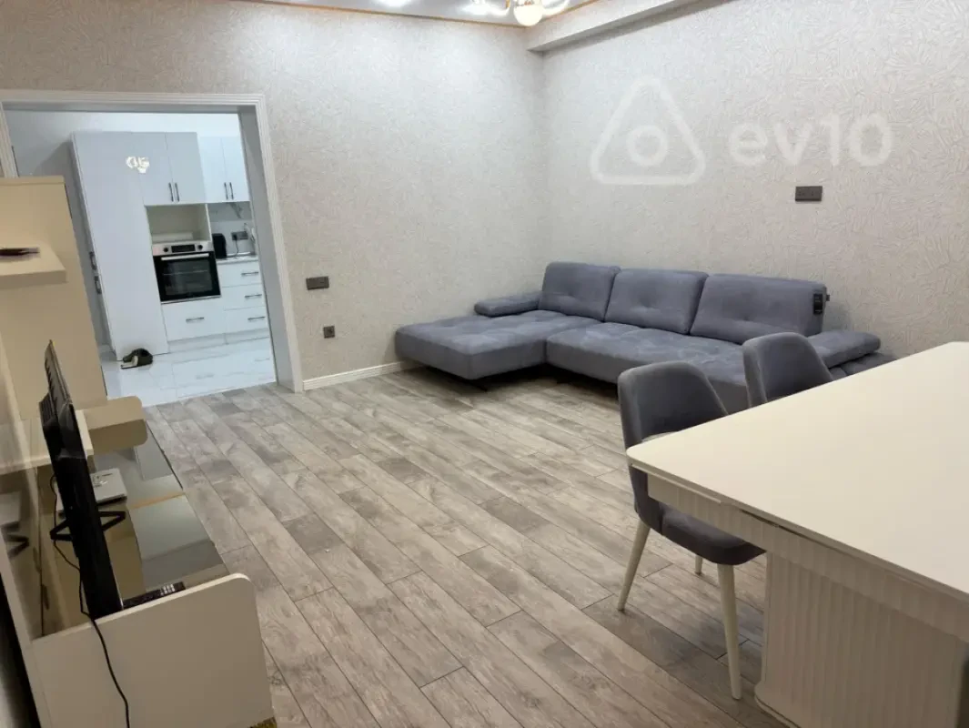 Kirayə verilir 2 otaqlı yeni tikili 70 m²