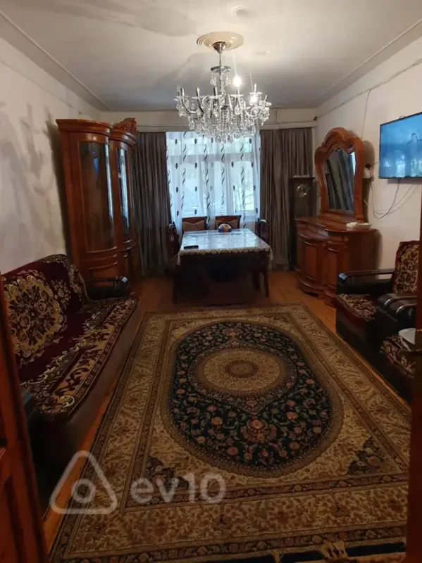 Satılır 3 otaqlı köhnə tikili 75 m²