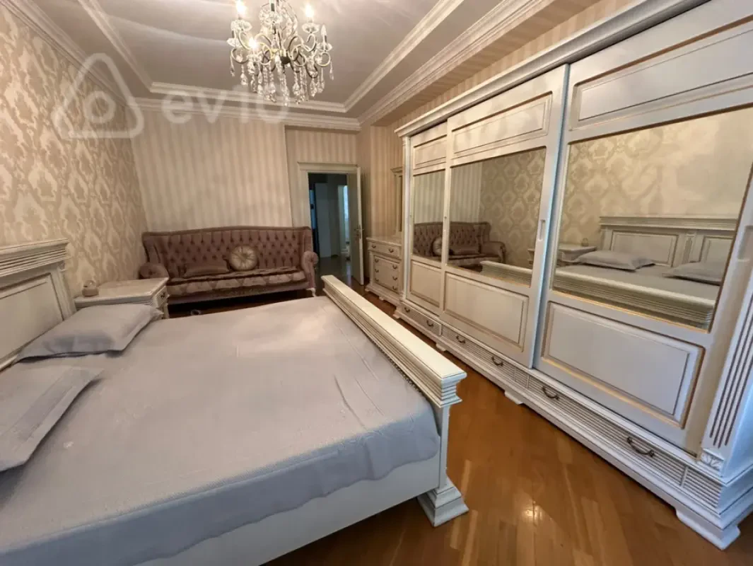 Kirayə verilir 3 otaqlı yeni tikili 117 m²