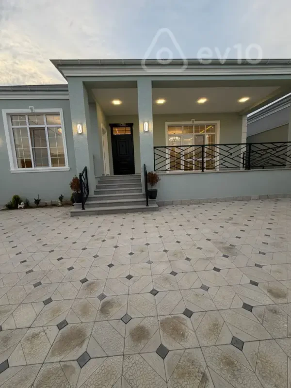 Satılır 4 otaqlı həyət evi 175 m²
