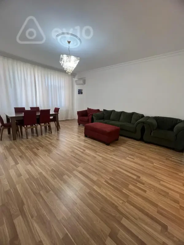 Kirayə verilir 3 otaqlı yeni tikili 140 m²