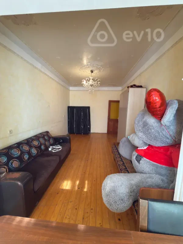 Kirayə verilir 3 otaqlı köhnə tikili 110 m²