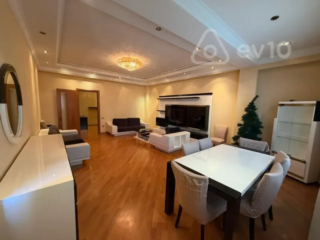 Kirayə verilir 2 otaqlı yeni tikili 65 m²