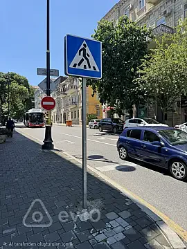 Kirayə verilir 1 otaqlı köhnə tikili 20 m² — Bakı, Səbail 1 otaq 20.00 m²