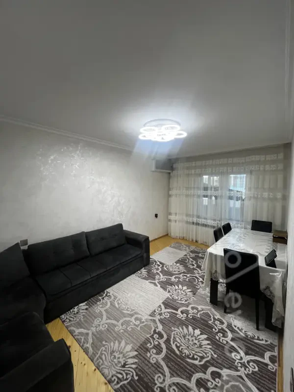 Satılır 4 otaqlı köhnə tikili 120 m²