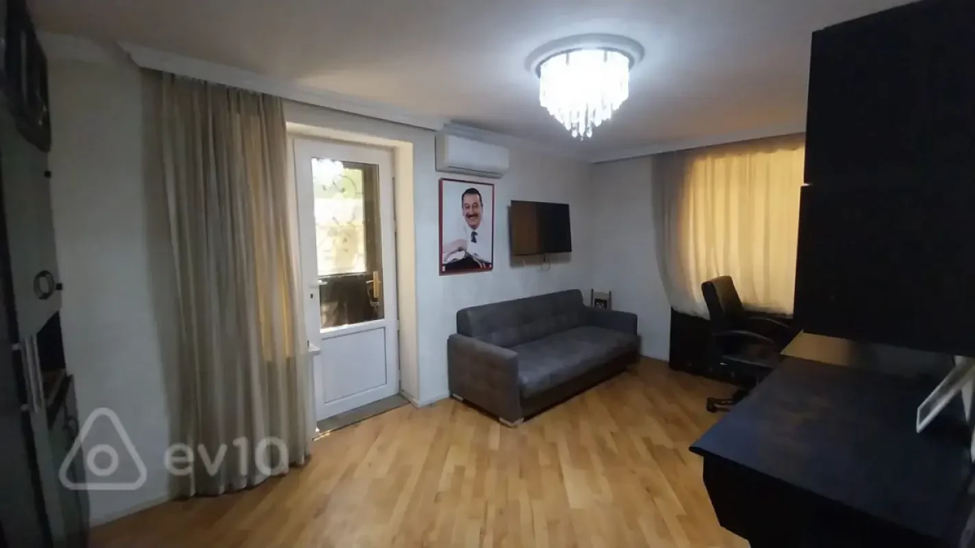 Kirayə verilir 1 otaqlı köhnə tikili 45 m²