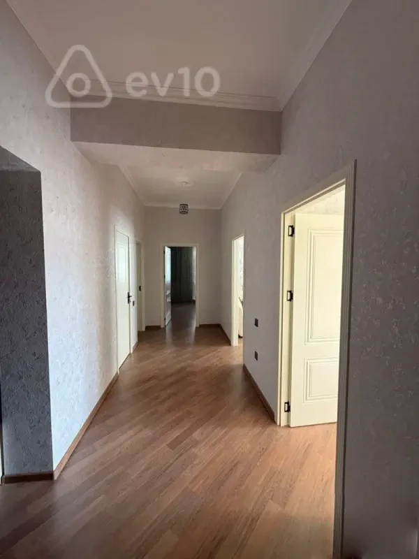 Kirayə verilir 3 otaqlı yeni tikili 120 m²