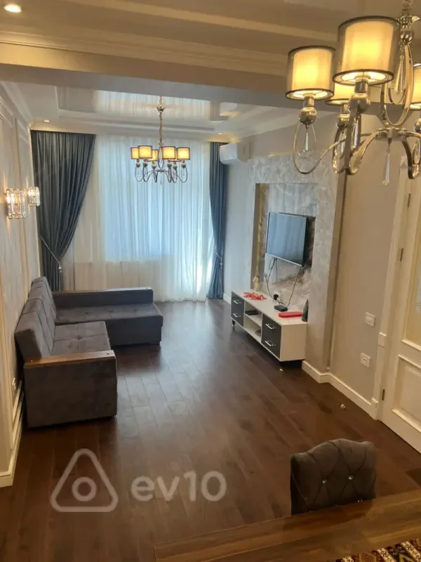 Kirayə verilir 2 otaqlı yeni tikili 95 m²