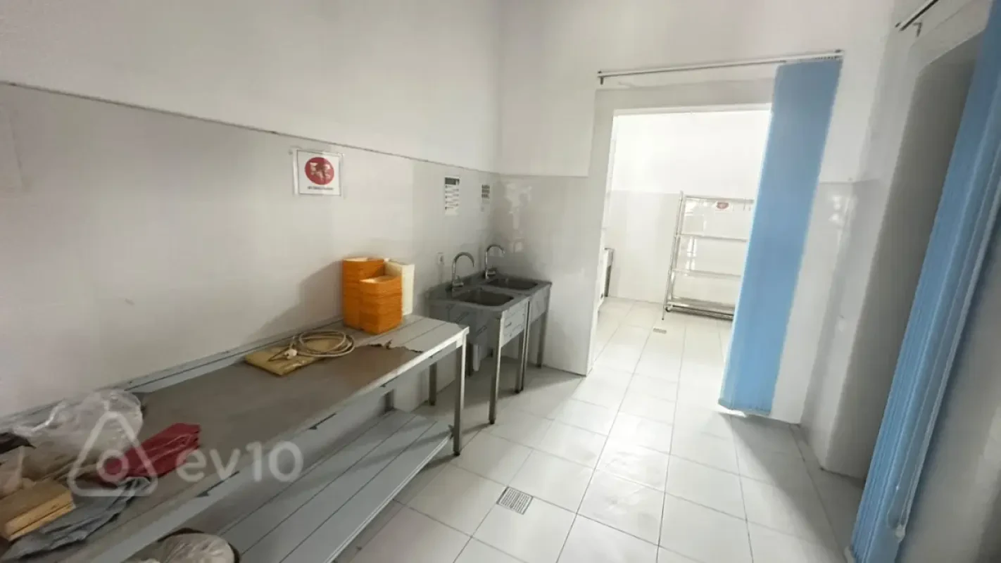 Satılır mənzil 130 m²