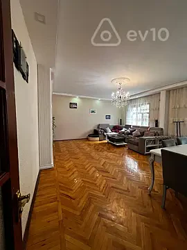 Satılır 5 otaqlı köhnə tikili 120 m² — Bakı, Yasamal 5 otaq 120.00 m²