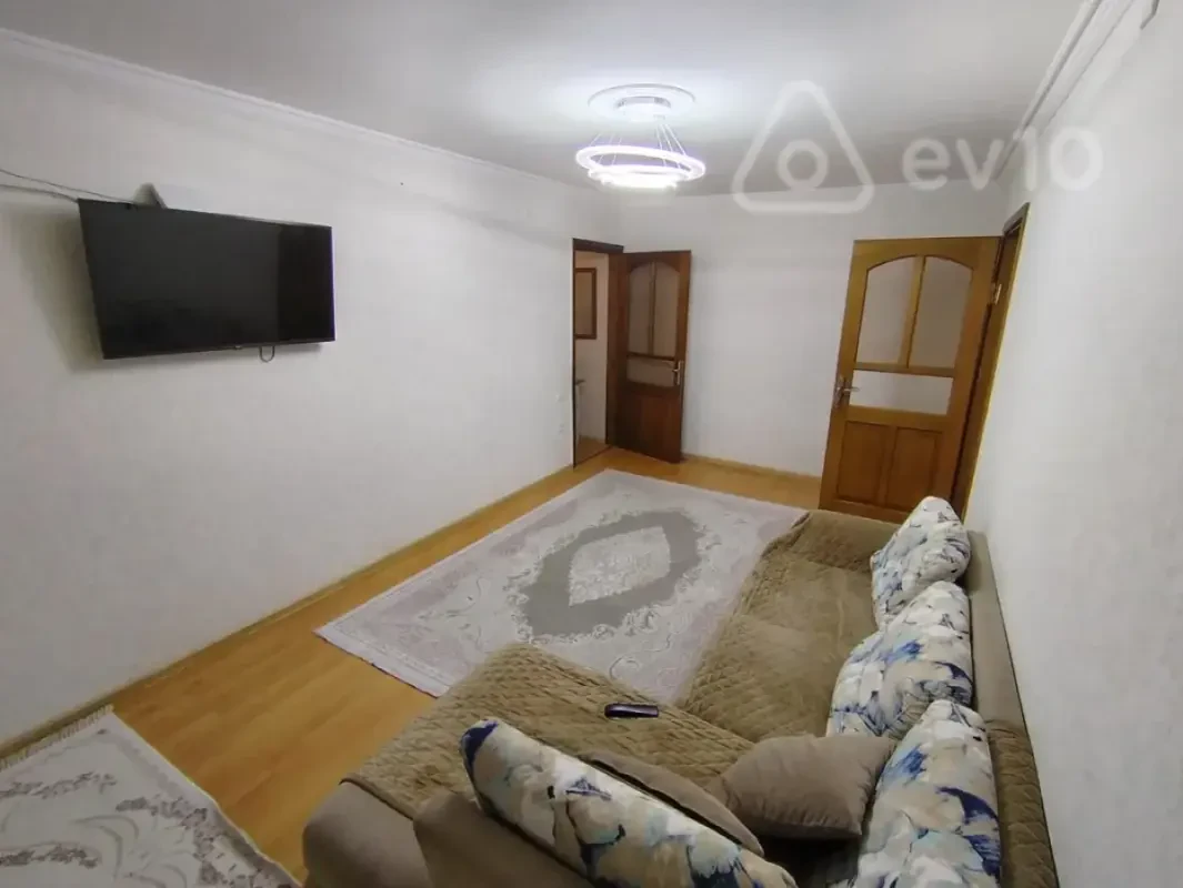 Satılır 2 otaqlı köhnə tikili 50 m²