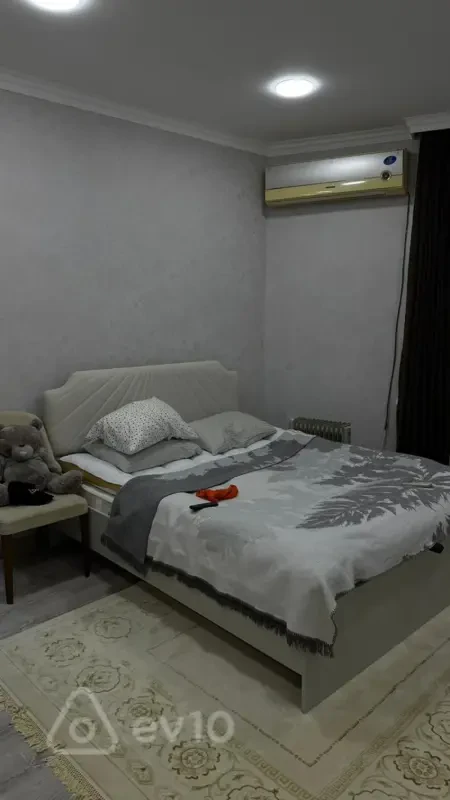 Kirayə verilir 2 otaqlı köhnə tikili 50 m²