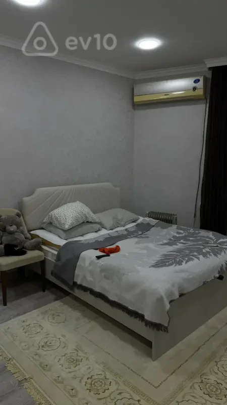 Kirayə verilir 2 otaqlı köhnə tikili 63 m²