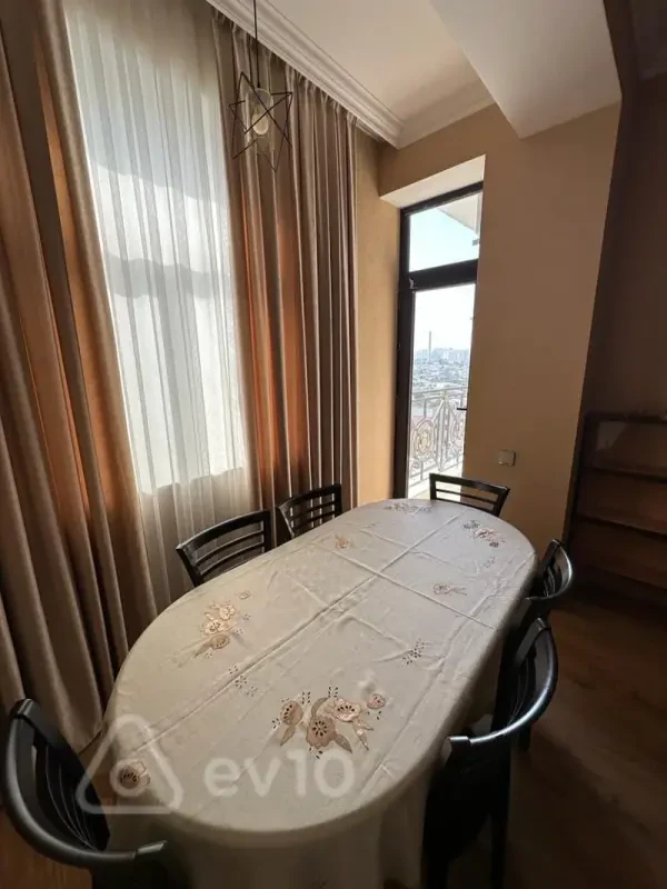Kirayə verilir 2 otaqlı yeni tikili 65 m²