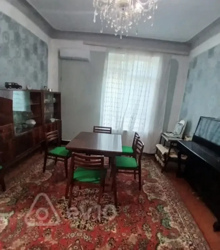 Kirayə verilir 2 otaqlı köhnə tikili 55 m²