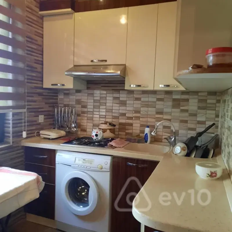 Kirayə verilir 3 otaqlı köhnə tikili 75 m²