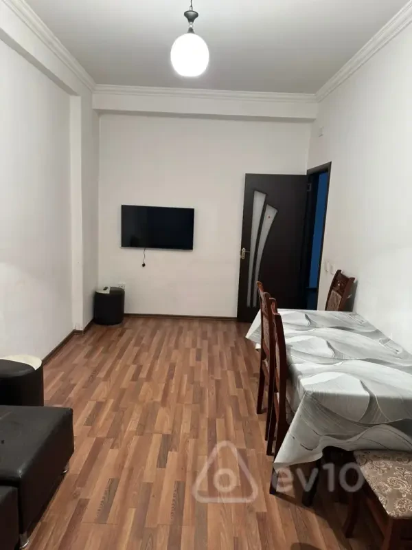 Kirayə verilir 2 otaqlı yeni tikili 80 m²