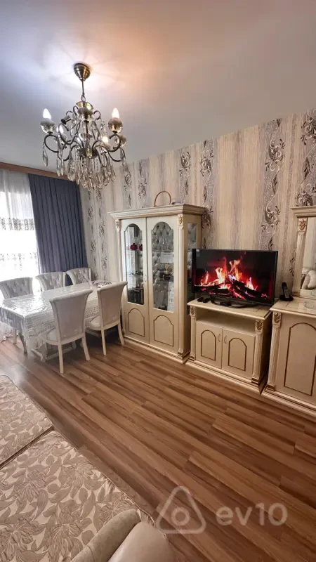 Satılır 2 otaqlı köhnə tikili 42 m²