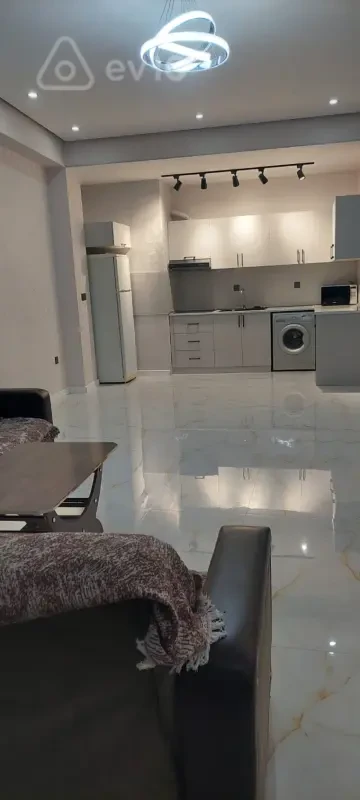 Kirayə verilir 2 otaqlı yeni tikili 70 m²