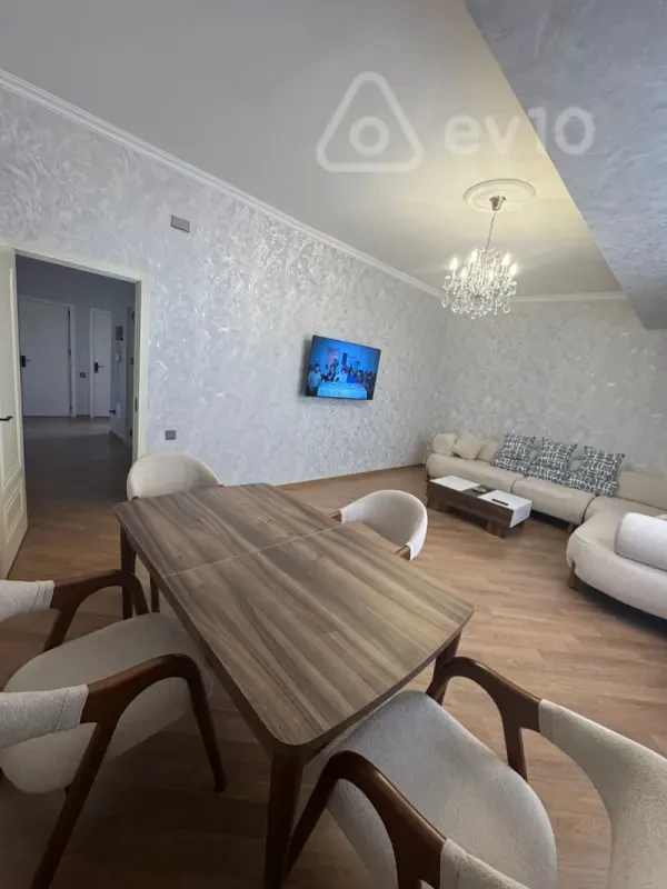 Kirayə verilir 2 otaqlı yeni tikili 90 m²