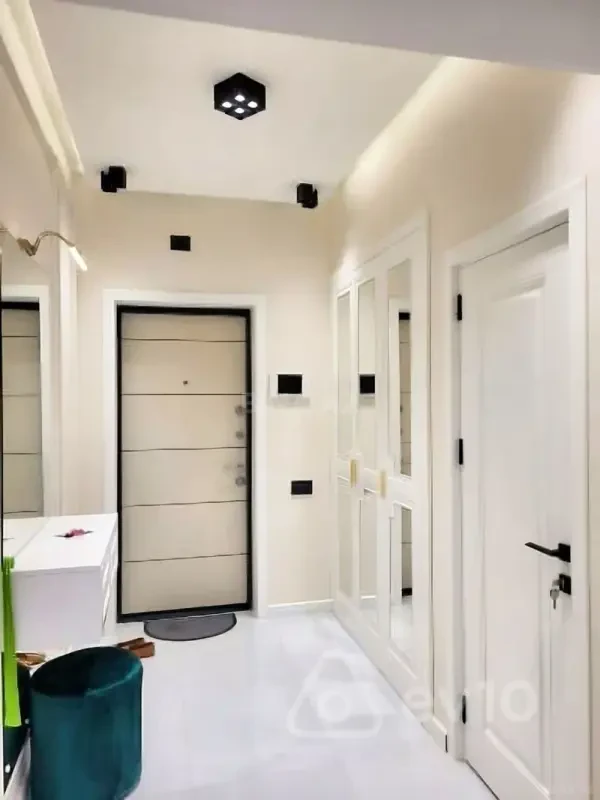 Kirayə verilir 2 otaqlı yeni tikili 80 m²