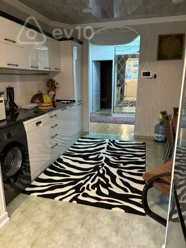 Kirayə verilir 3 otaqlı köhnə tikili 80 m²