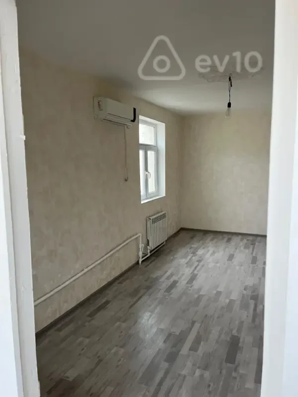 Kirayə verilir 2 otaqlı köhnə tikili 45 m²