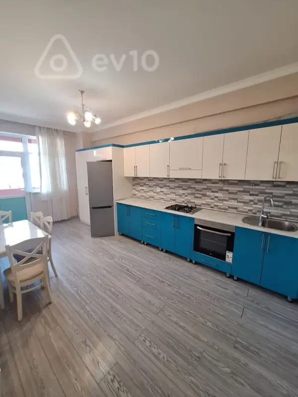 Kirayə verilir 4 otaqlı yeni tikili 96 m²