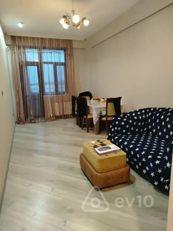 Kirayə verilir 3 otaqlı yeni tikili 75 m²