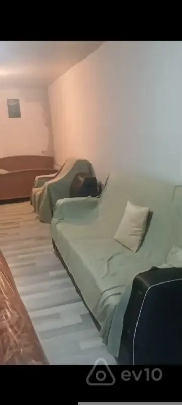 Kirayə verilir 2 otaqlı köhnə tikili 70 m²