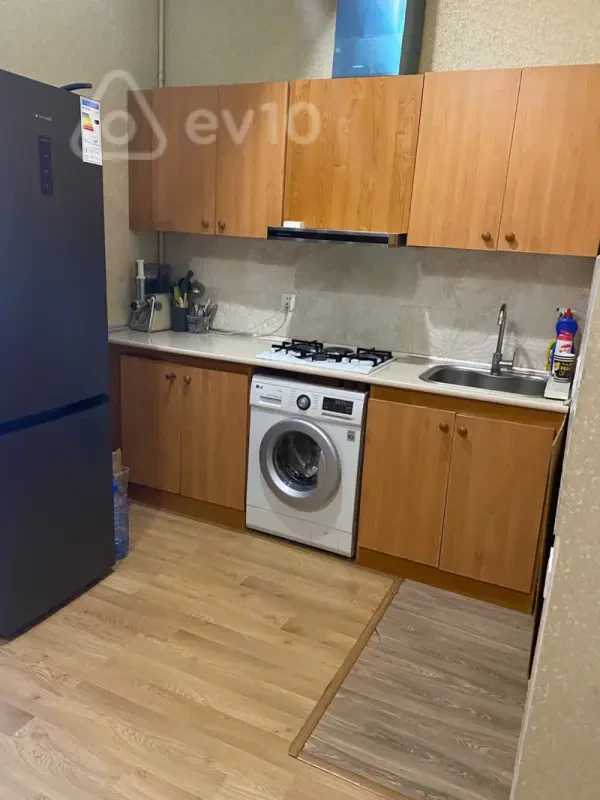 Kirayə verilir 2 otaqlı yeni tikili 70 m²