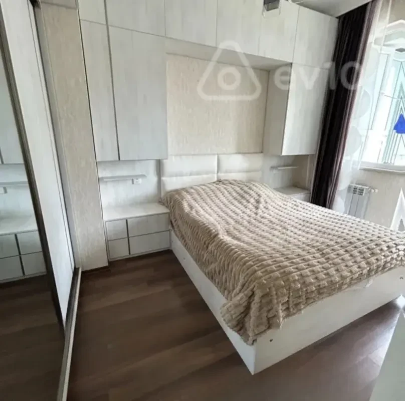 Kirayə verilir 2 otaqlı yeni tikili 60 m²