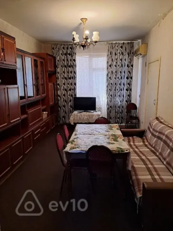 Kirayə verilir 3 otaqlı köhnə tikili 68 m²