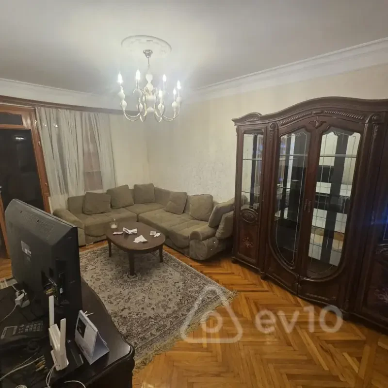 Kirayə verilir 3 otaqlı köhnə tikili 78 m²