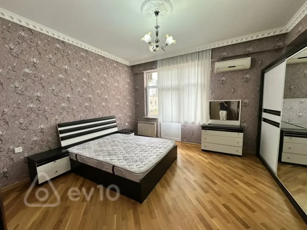 Satılır 2 otaqlı yeni tikili 85 m²