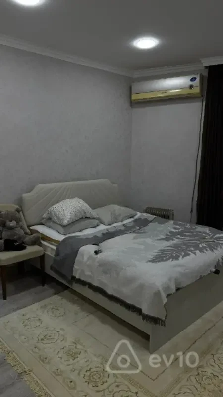 Kirayə verilir 2 otaqlı köhnə tikili 50 m²