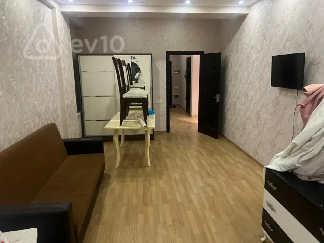 Kirayə verilir 2 otaqlı yeni tikili 70 m²